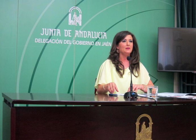 Yolanda Caballero presenta el curso escolar 2015-2016. 