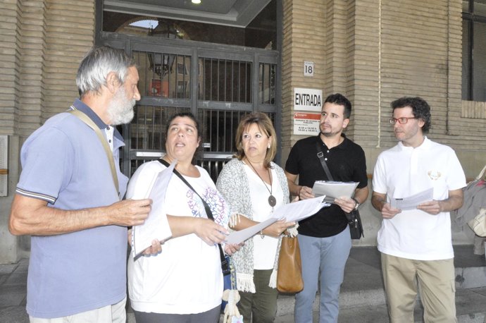 Los vecinos de La Paz se oponen a la nueva antena de telefonía móvil.