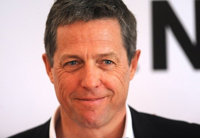 Hugh Grant en la première de 'Operación UNCLE'