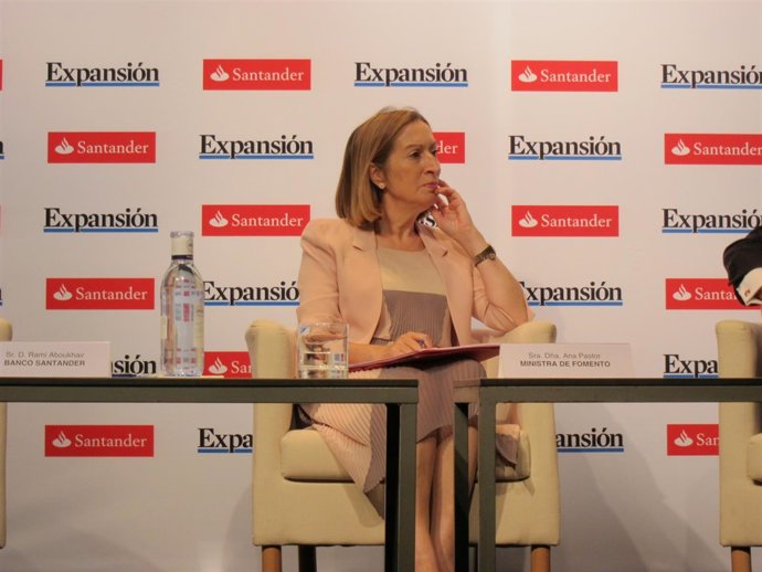 Ana Pastor, ministra de Fomento