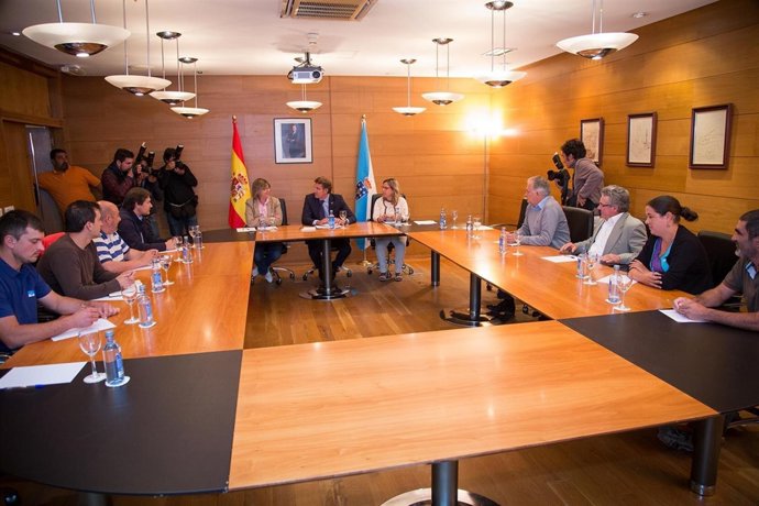 SAN CAETANO 12,00 h.- O presidente da Xunta, Alberto Núñez Feijóo, acompañado po