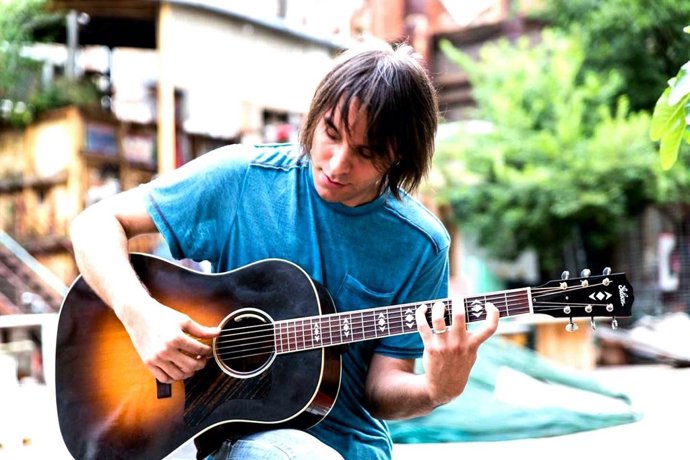 El guitarrista zaragozano Miguel Rivera