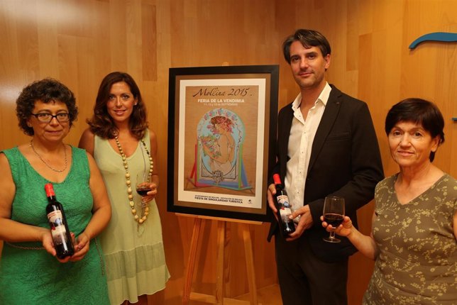 Diputada de Medio Ambiente, Marina Bravo, y alcalde Mollina, Eugenio Sevillano