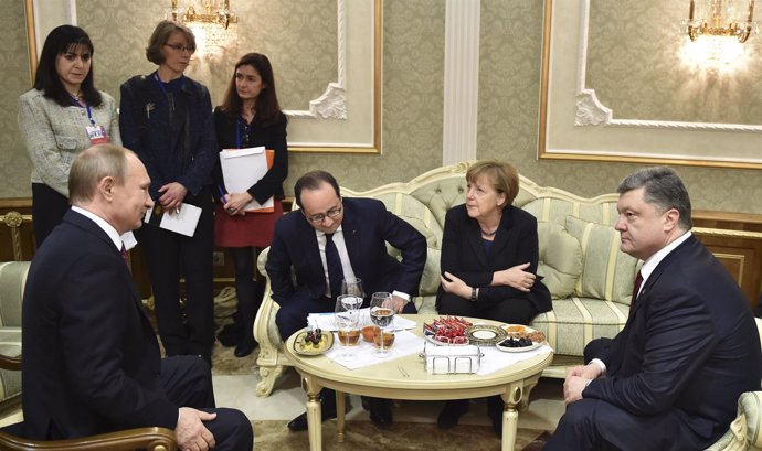 Hollande, Merkel, Putin y Poroshenko acuerdan el alto el fuego