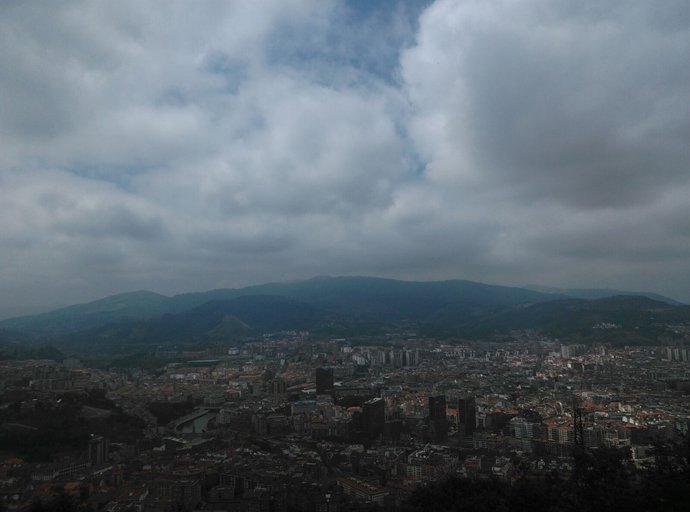 Bilbao con nubes