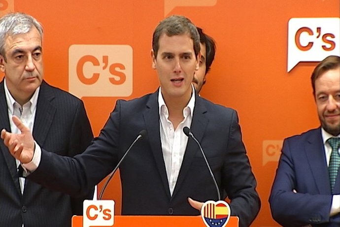 Rivera pide que si pacta con PP lo lidere Arrimadas