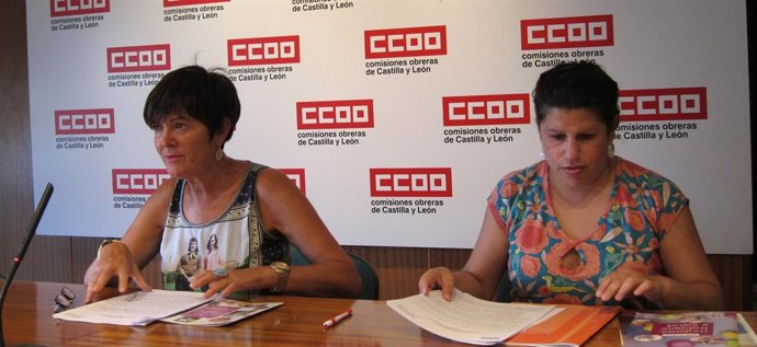 Las sindicalistas Rosa Eva Martínez y Elena Pinilla, de CC.OO.