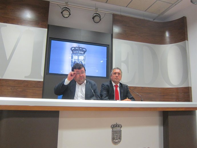 Pacho (izquierda) y Zaragoza, durante la rueda de prensa. 