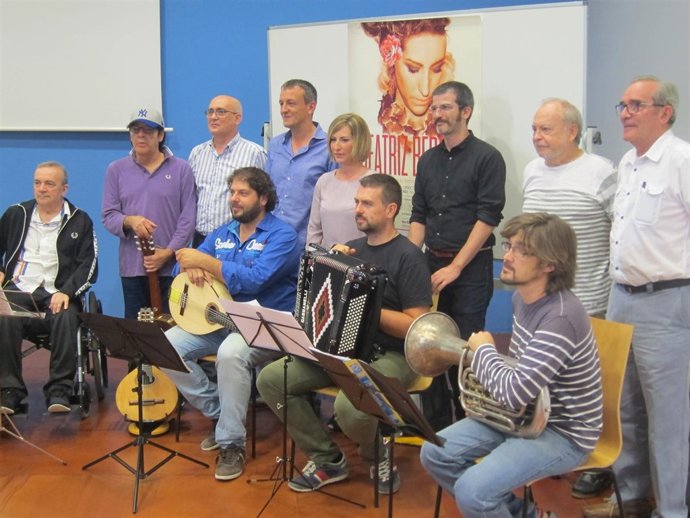 Presentación del disco de jotas de Beatriz Bernad canta a 'Las Pilares'