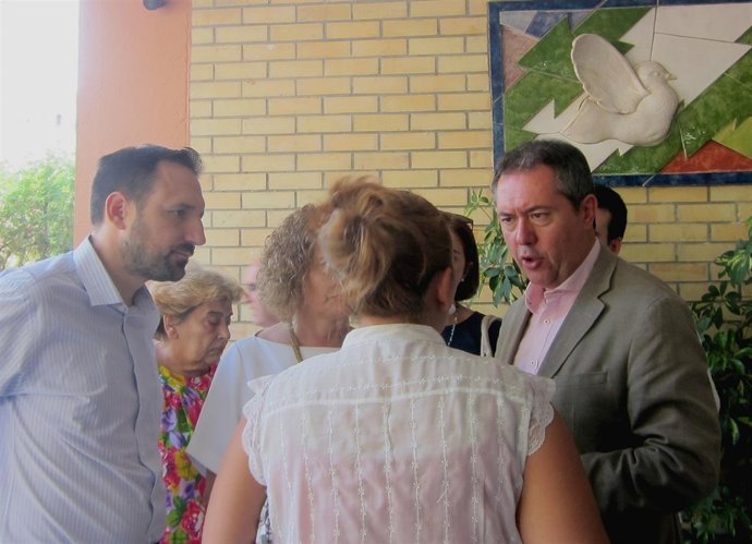 Juan Espadas en Alcosa