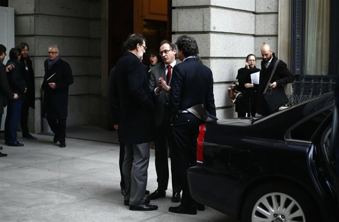 Alfonso Alonso y Mariano Rajoy a las puertas del Congreso