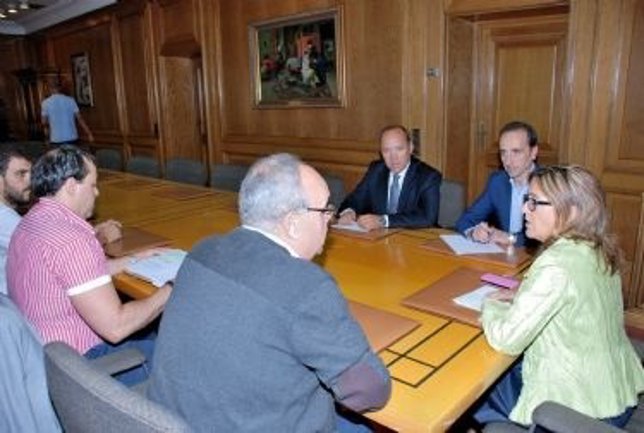 La presidenta de la Diputación y los sindicatos