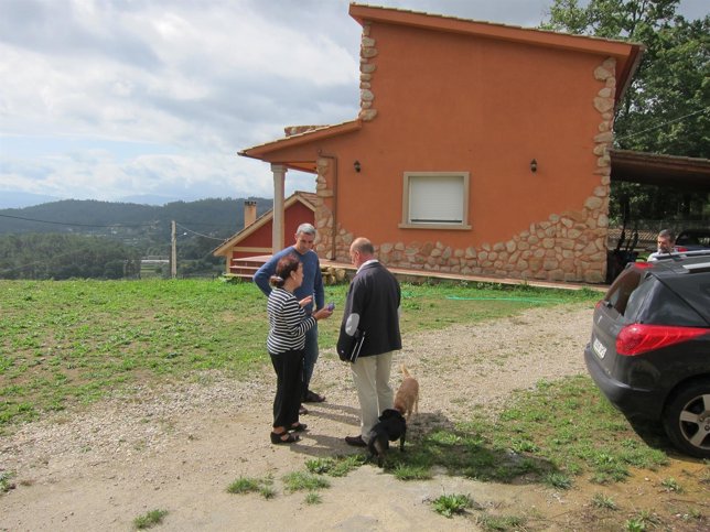 Vivienda en Ponteareas donde residía el batería de Los Piratas fallecido.