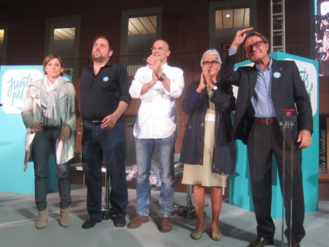 Carme Forcadell, O.Junqueras, R.Romeva, Muriel Casals, Artur Mas (Junts pel sí)