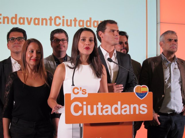 Inés Arrimadas y otros candidatos de C's a las elecciones catalanas 2015