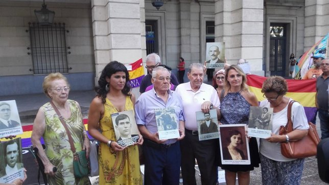 Teresa Rodríguez, hoy junto a familiares de víctimas del franquismo