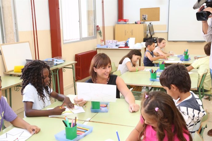 Armengol en una clase