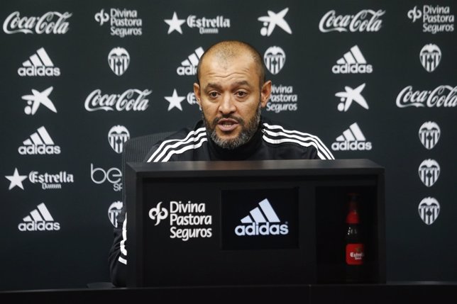 Nuno Espírito en rueda de prensa