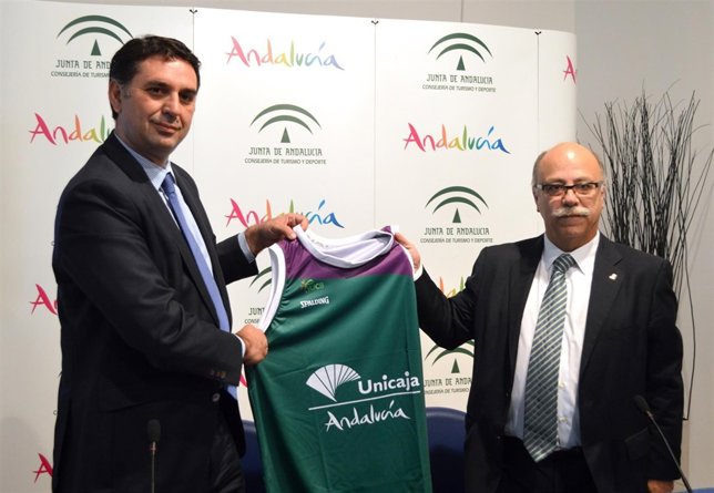 Unicaja firma convenio promoción acuerdo consejero javier fernández