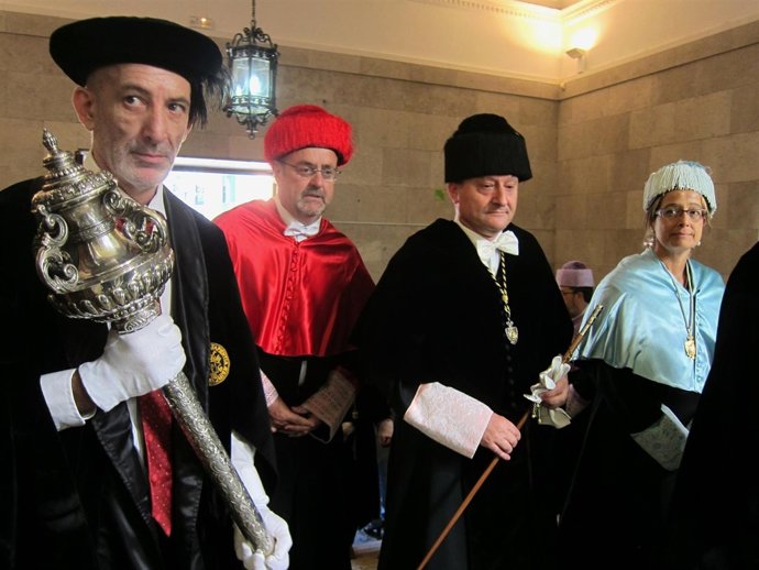 Fernando Rey y Daniel Miguel San José en el paseillo de la apertura del curso