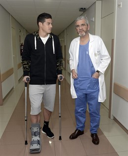 James Rodríguez, operado de su fractura de un dedo de la pierna derecha
