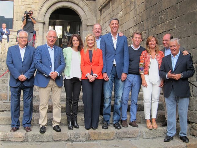 El candidato X.G.Albiol con C.Cifuentes, A.N.Feijó, J.Arenas y otros dirigentes