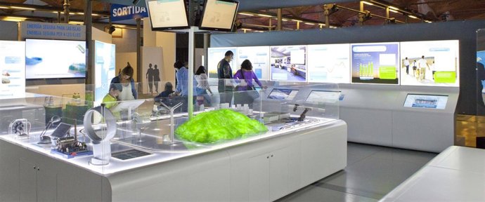 Exposición de REE 'Una autopista detrás del enchufe'