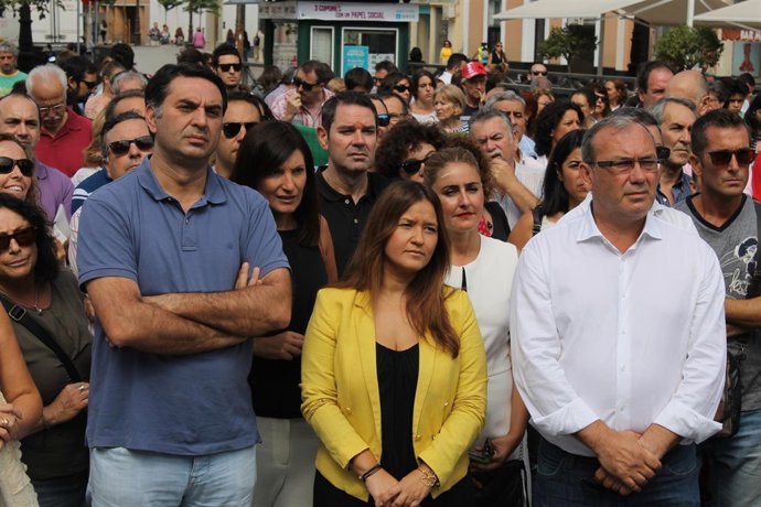 Verónica Pérez (PSOE) en concentración de apoyo a los refugiados