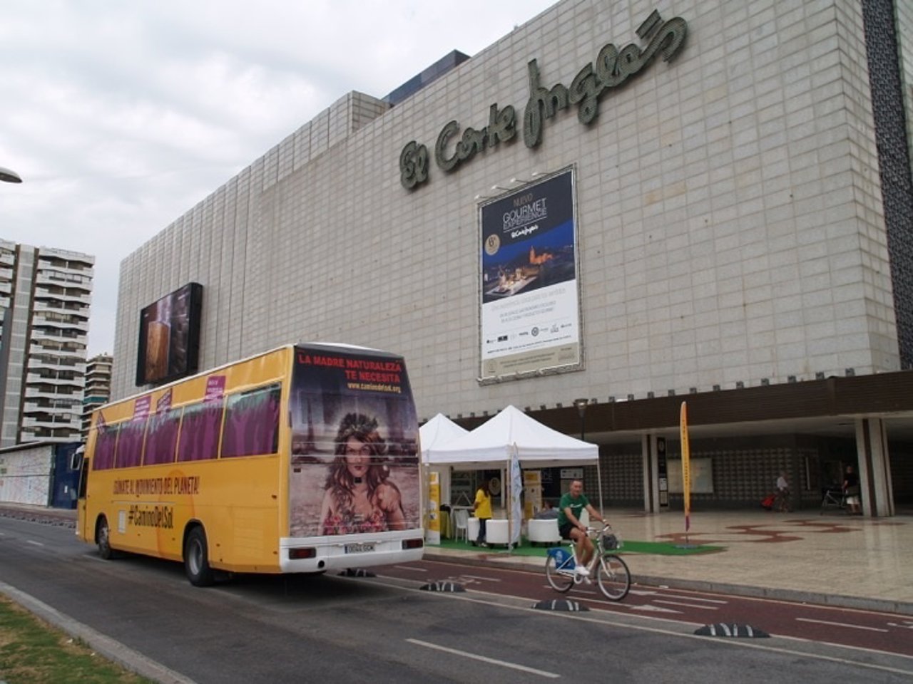 Autobús de Anpier 'El camino del Sol' productores fotovoltaicos