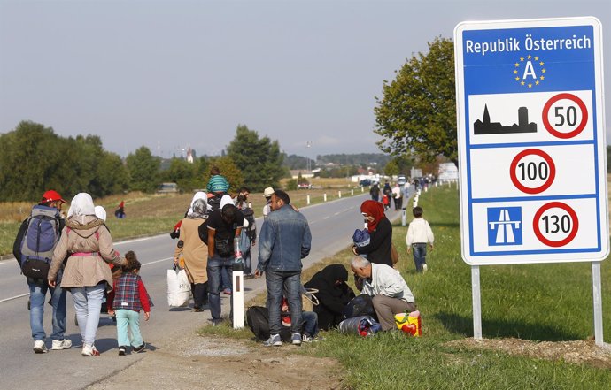 Unos 3.700 inmigrantes llegan a Austria cruzando la frontera desde Hungría