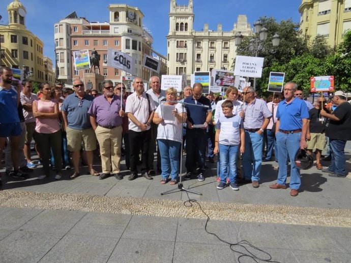 Concentración de apoyo a refugiados en Córdoba