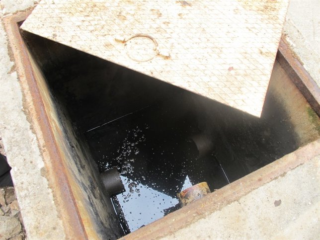 Depósitos de la empresa clausurada en los antiguos terrenos de Delphi