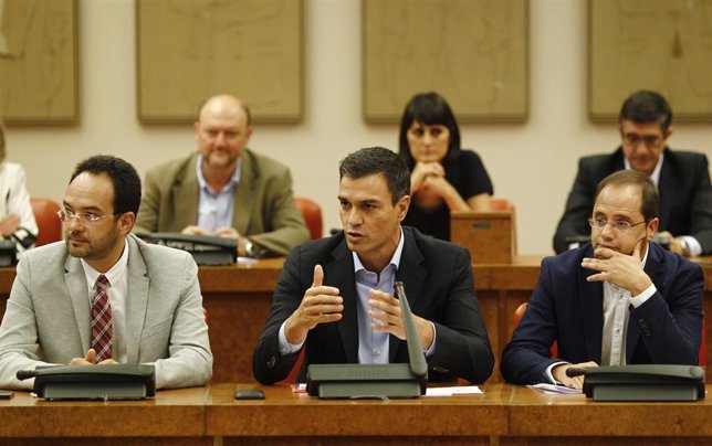 Pedro Sánchez en la reunión del Grupo Parlamentario Socialista en el Congreso