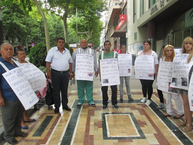 Concentración ante la Delegación de  Salud, Igualdad y Políticas Sociales