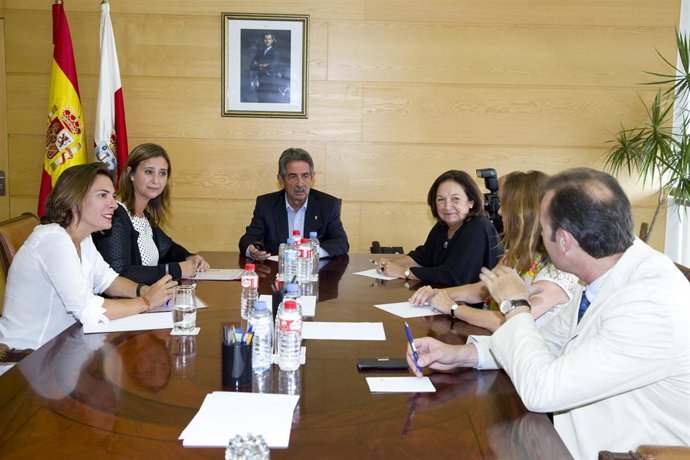 Revilla se reúne con representantes de AMEC