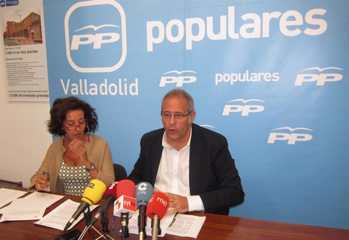 Los concejales del PP Mercedes Cantalapiedra y José Antonio Martínez Bermejo