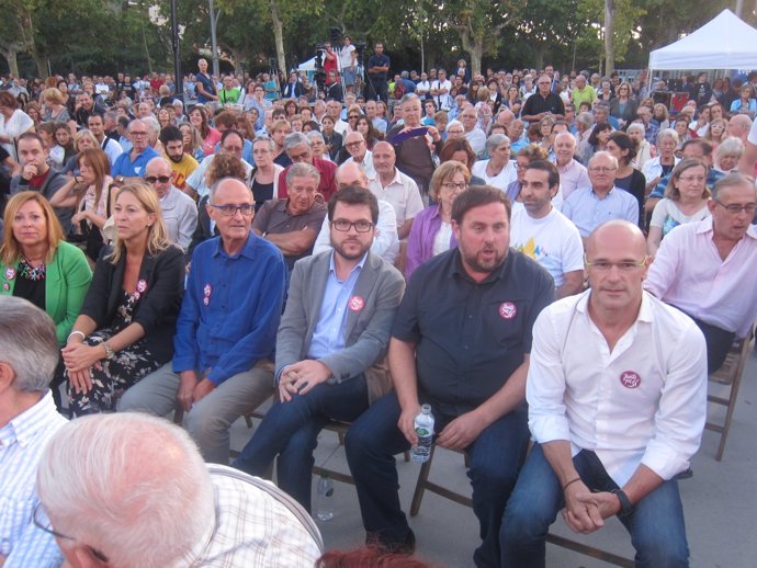 M.Candini,N.Munté,J.Cruanyes,P.Aragonès,O.Junqueras,R.Romeva (Junts pel sí)