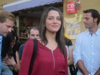 Arrimadas avisa a los votantes de Podemos de que su candidato puede apoyar la secesión