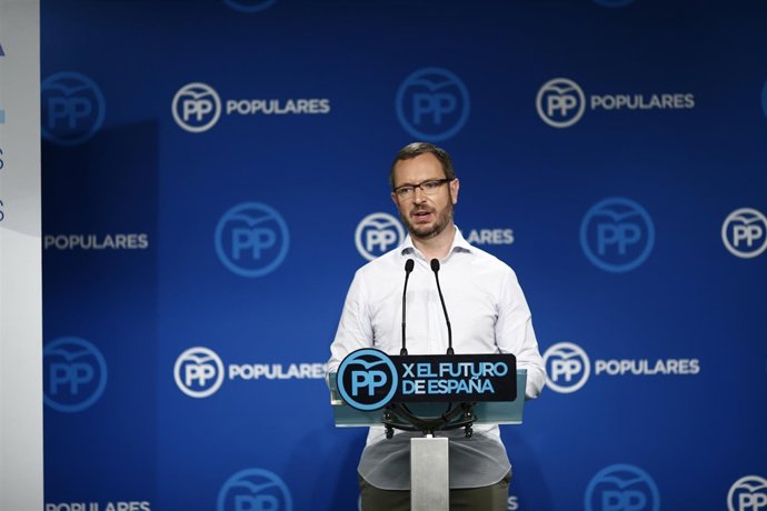 Javier Maroto en la sede del PP