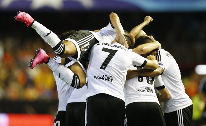 Equip celebrando gol Valencia CF 