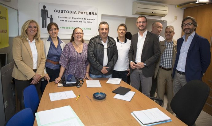 Maroto con Asociaciones por la Igualdad y la Corresponsabilidad Parental