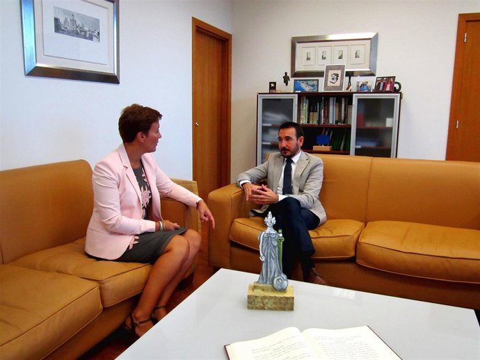 Gemma Araujo, delegada de Fomento en Cádiz con López Gil