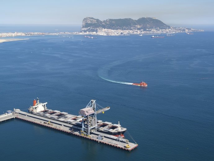 Terminal portuario de Endesa en Los Barrios