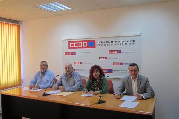 Los responsables de Educación de CCOO en rueda de prensa.