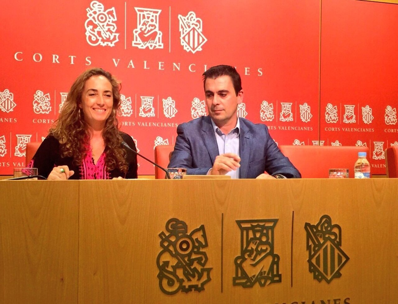 C's plantea una RTVV con un 15% en inglés y un 2% en español