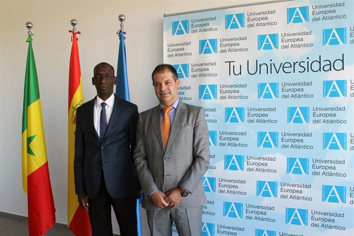Visita a UNEATLANTICO de ex ministro Senegal
