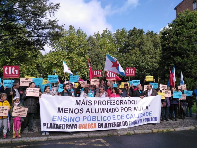 CONCENTRACIÓN PLATAFORMA GALEGA QUE RESPONSABILIZA A CONSELLARÍA DA CONFLITIVIDA