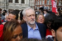 Corbyn y su polémico silencio ante el 'God Save the Queen'