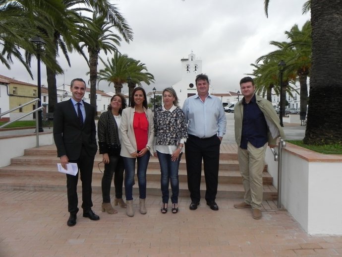 Obras en la Plaza de España de San Silvestre de Guzmán. 
