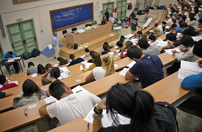 Prueba de selectividad en la Universidad de Cádiz